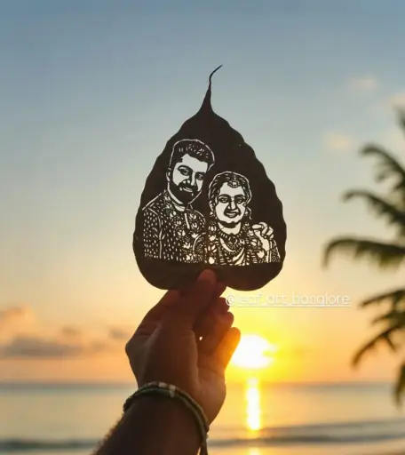 Leaf Carving for a Couple
